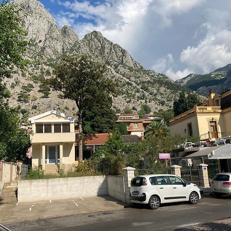 Bay Mola Home Kotor Exterior photo